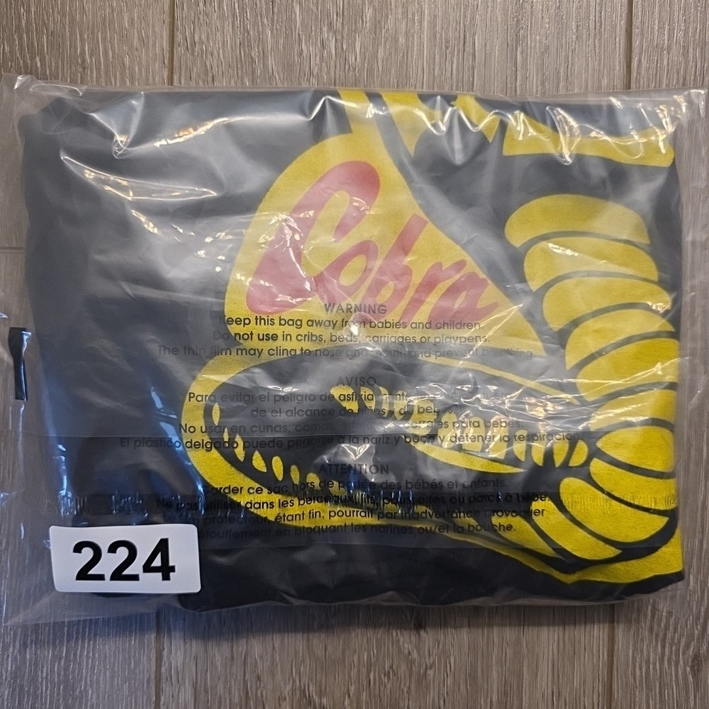KARATE KID COBRA KAI T-Shirt Cropped Size Medium - Picture 6 of 6